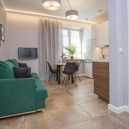 Urban Jungle Apartment In The Heart Of The City Белосток Экстерьер фото