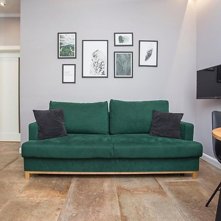 Urban Jungle Apartment In The Heart Of The City Белосток Экстерьер фото