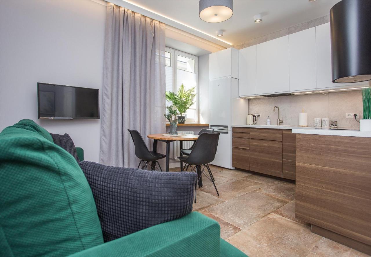 Urban Jungle Apartment In The Heart Of The City Белосток Экстерьер фото