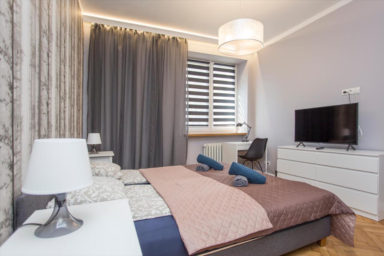 Urban Jungle Apartment In The Heart Of The City Белосток Экстерьер фото